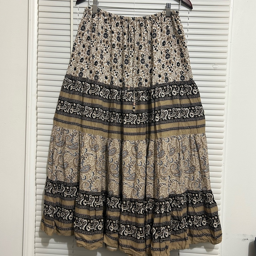 White Stag Maxi Skirt L Country Western Brown Tiered Floral
Paisley
